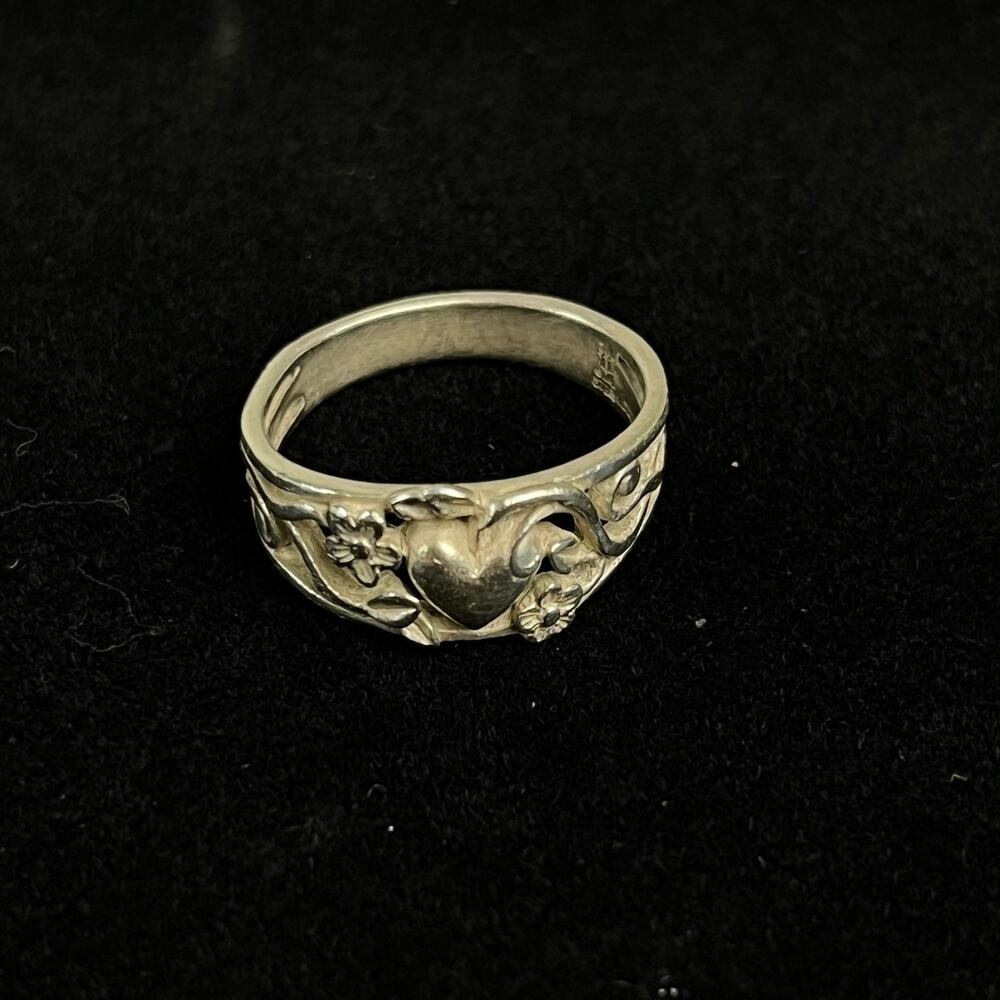 Retired James Avery Sterling Silver Heart & Flower Ring Vintage STER